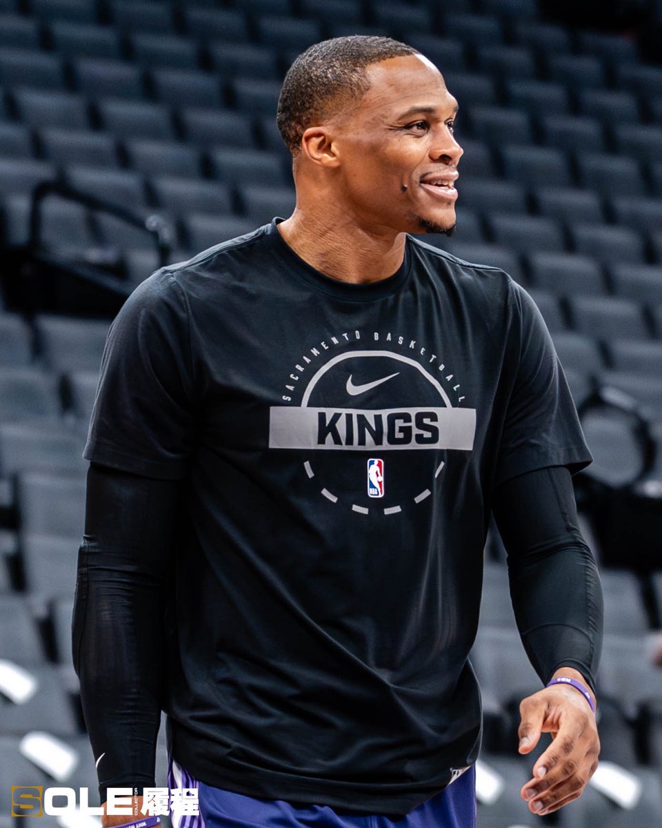 davyc3's tweet image. The best rebounding PG just moved up to 5th in all-time assists list. #WhyNot