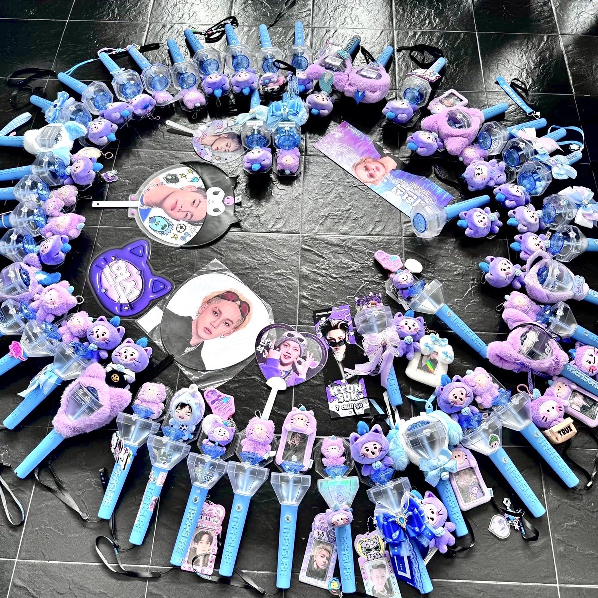 #7CHILLgang 📷 𝑠𝑒𝑒 𝑦𝑎 𝑖𝑛 . . .

𝟐𝟎𝟐𝟓-𝟐𝟔 𝐓𝐑𝐄𝐀𝐒𝐔𝐑𝐄 𝐓𝐎𝐔𝐑 [𝐏𝐔𝐋𝐒𝐄 𝐎𝐍]
𝐈𝐍 𝐁𝐀𝐍𝐆𝐊𝐎𝐊

let's make #SKIEScircle together 💜🩵

📆 16 may 26
🗺️ Supachalasai Stadium
                 ㄴ update again within the event day.
⏱️ stay tuned