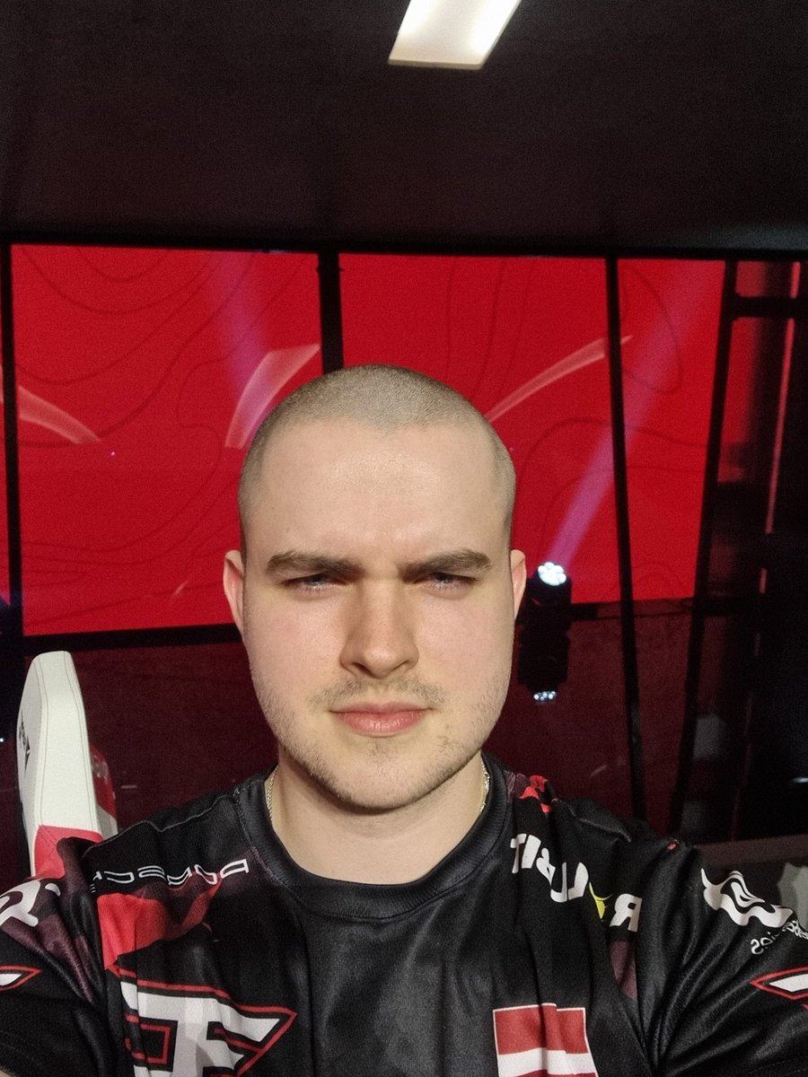 OfficialRefrag tweet media