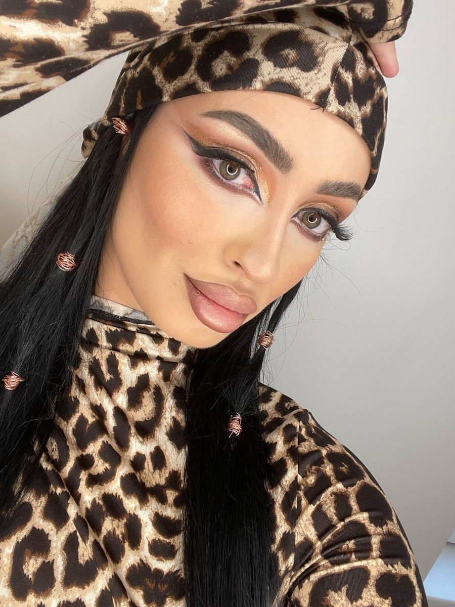 VictoriaLane tweet media