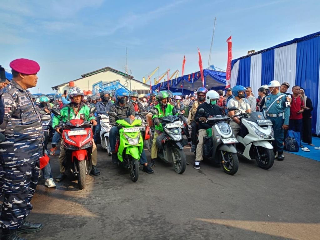 TNI Angkatan Laut tweet media