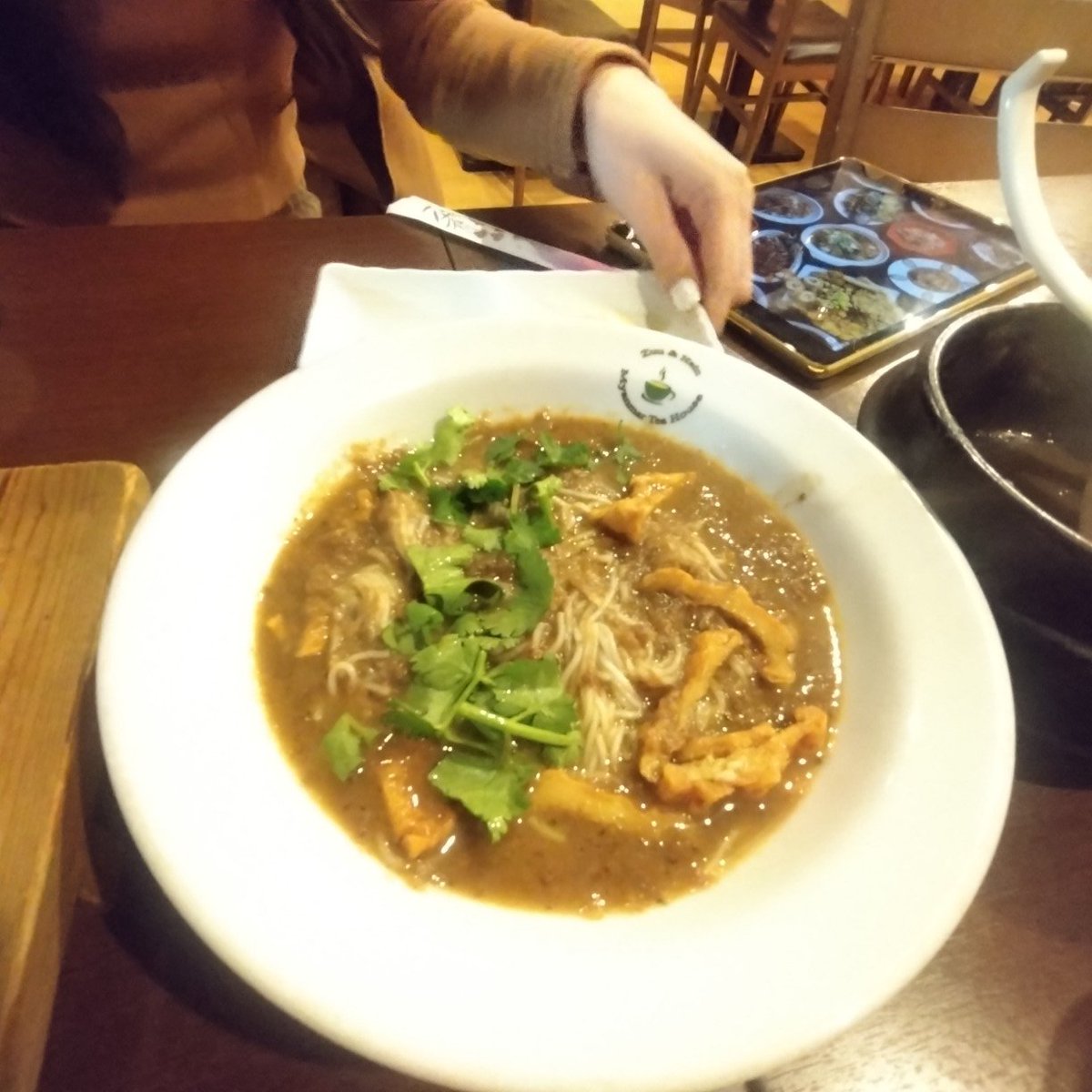 しの tweet media