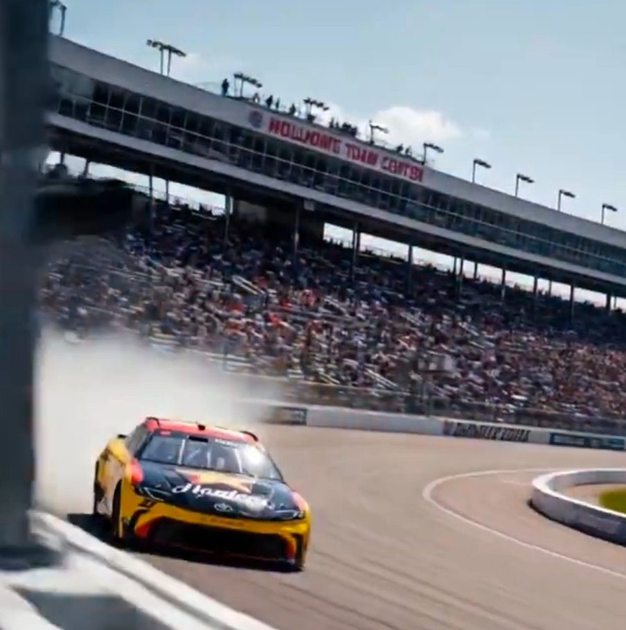 Left Turn Logic tweet media