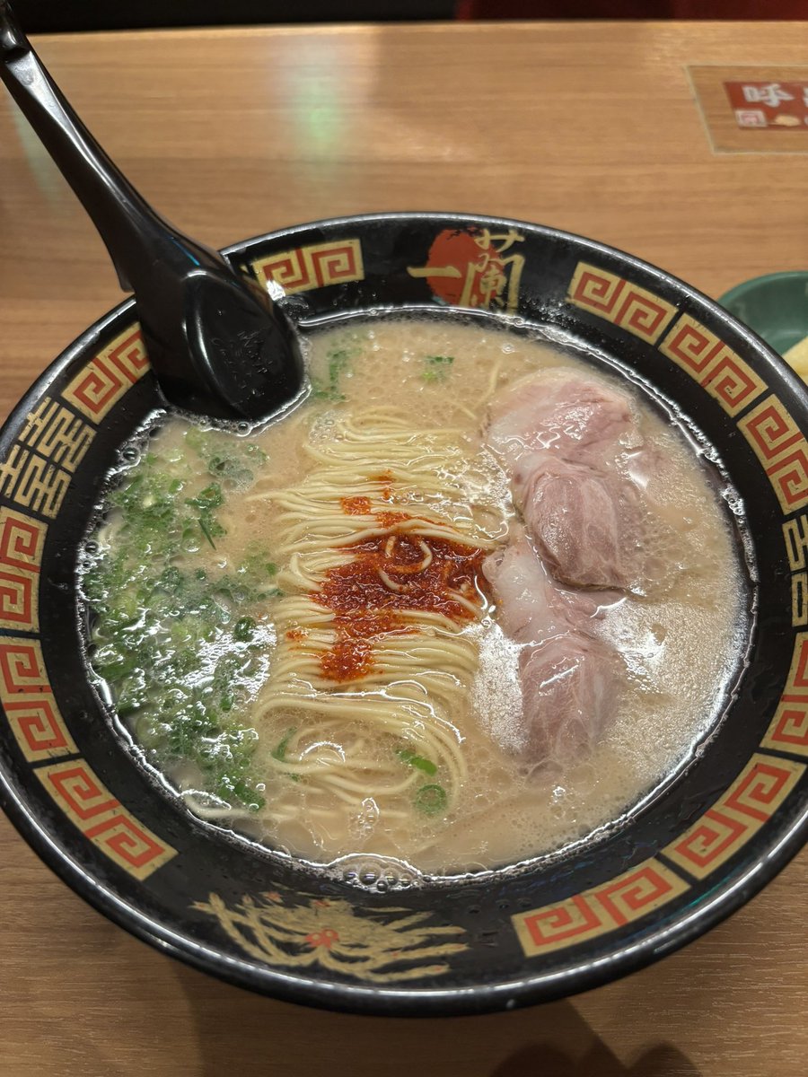 ՞_ _ ՞.｡ tweet media