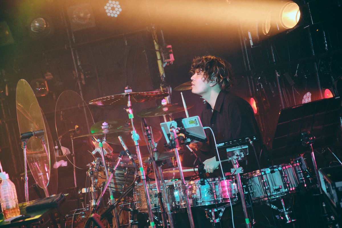 Dr718Mi's tweet image. 周年本当に毎年いい日になります。
今年もそう。
日々理想のドラムに近づくべく今年も頑張っていきます。
お誕生日おめでとうDannieMay！！

📷→@ayato_ozawa 
#DannieMay #drums #drummer