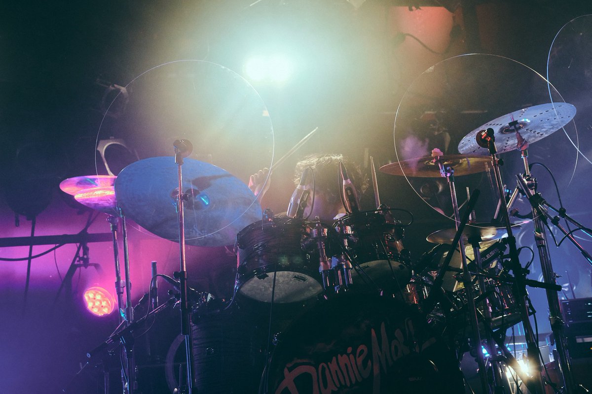 Dr718Mi's tweet image. 周年本当に毎年いい日になります。
今年もそう。
日々理想のドラムに近づくべく今年も頑張っていきます。
お誕生日おめでとうDannieMay！！

📷→@ayato_ozawa 
#DannieMay #drums #drummer