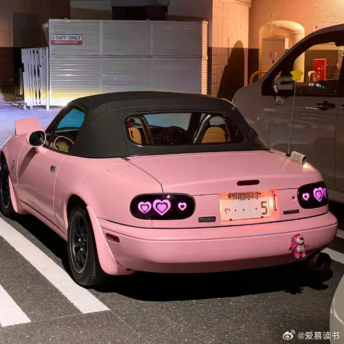 holly walters tweet media