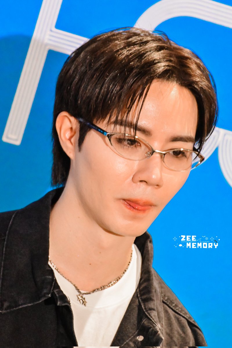 ขอ 1 แคปชั่นดะมั้ย

Robinson x Zee Nong Zon
#RobinsonSummerFestxZee
<a href="/zee_pruk/">Z</a> #ZeePruk