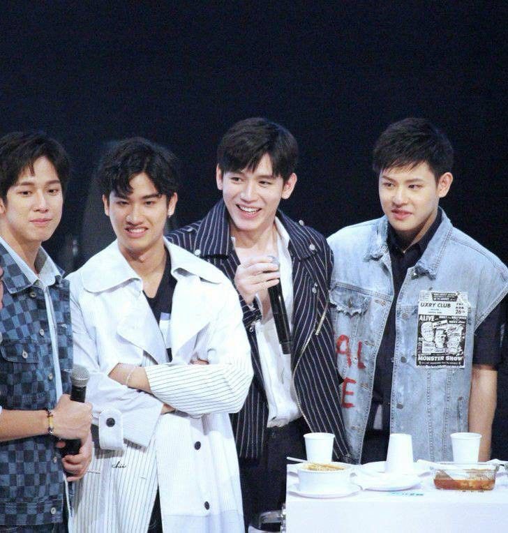 new thaienthu stans will never know how iconic this family was😞😞