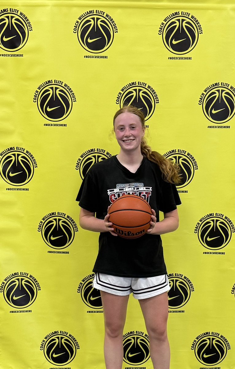 Dwilliams1515's tweet image. Great game from my girl @addysoneng yesterday in @NJCAABasketball nationals. She dropped 23 points, 6 steals, 4 rebounds, 3 assists. This is why she came back to finish this. #Elite8 #ICC #309