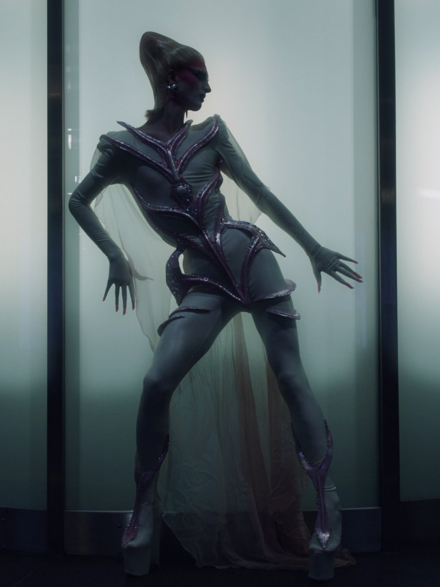 Drag Base tweet media