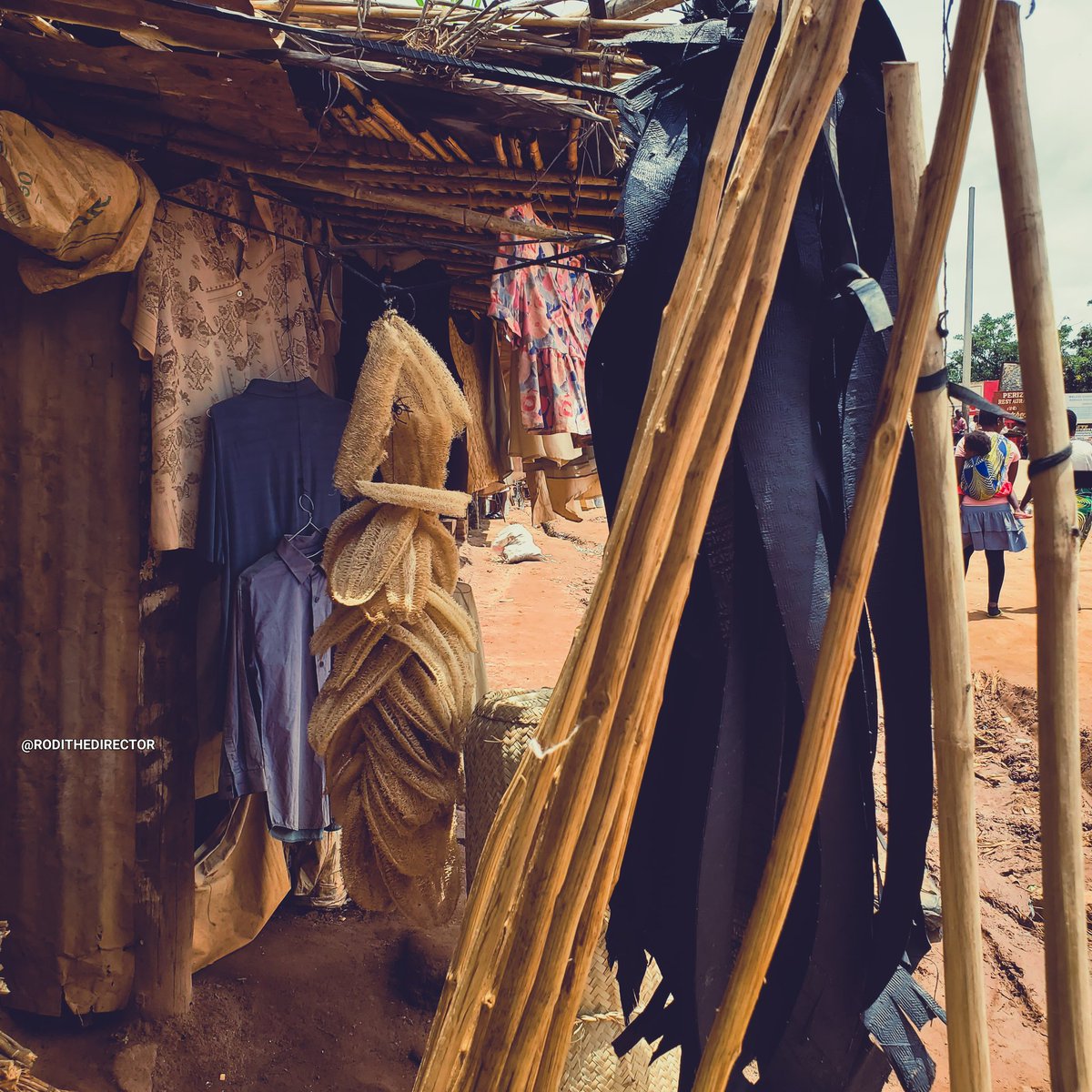 Every hustle has a humble beginning.”
•
•
•
#MyXAnniversary
#PHONEPHOTOGRAPHY •#LILONGWE •#MALAWI🇲🇼 •#SHOTBYRODI