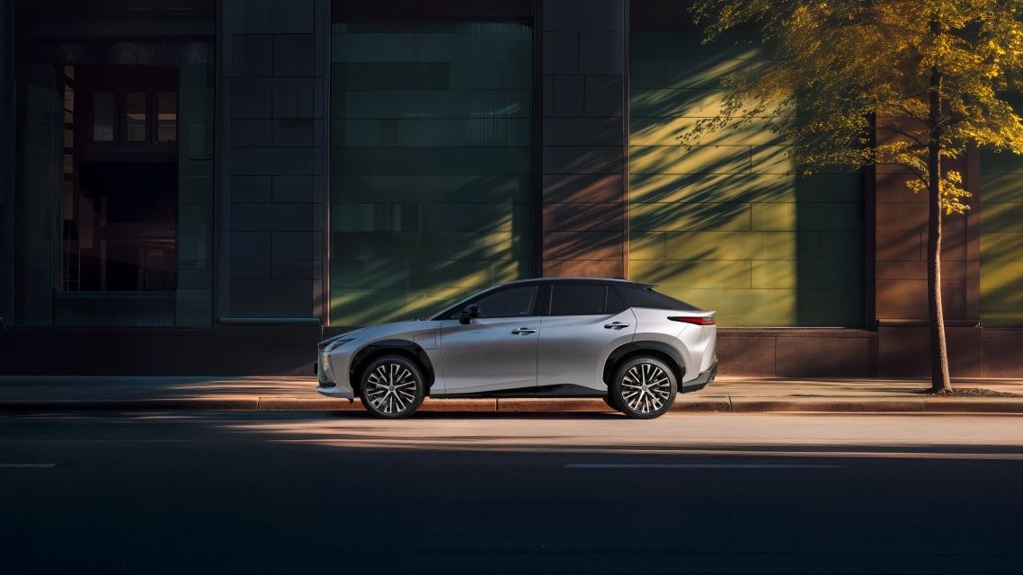 Lexus España tweet media