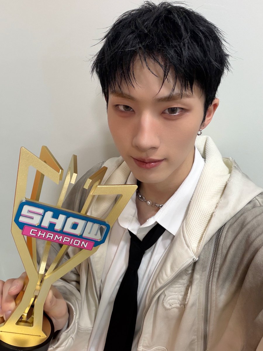 P1Harmony tweet media