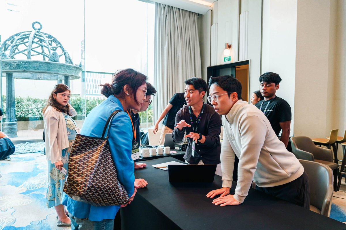 Josh Chin tweet media