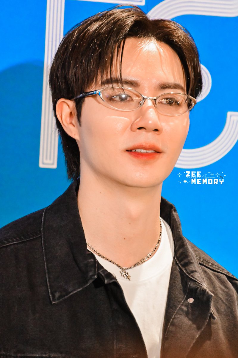 หืออออออมานหล่อวุ้ย😁

Robinson x Zee Nong Zon
#RobinsonSummerFestxZee
<a href="/zee_pruk/">Z</a> #ZeePruk