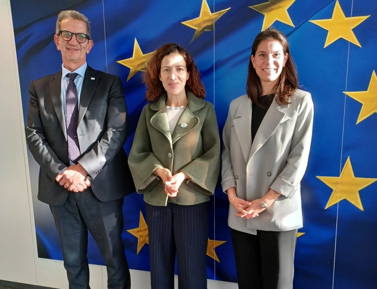 SMEunited's tweet image. #SMEs must have a real seat at the table in EU social policy - President Galli meeting EVP @RoxanaMinzatu.

#ThinkSmallFirst is key - incl. for #QualityJobs Act. SMEs ask for simple rules, less burden &amp;amp; practical guidance.

➡️ More: smeunited.eu/news/smeunited…