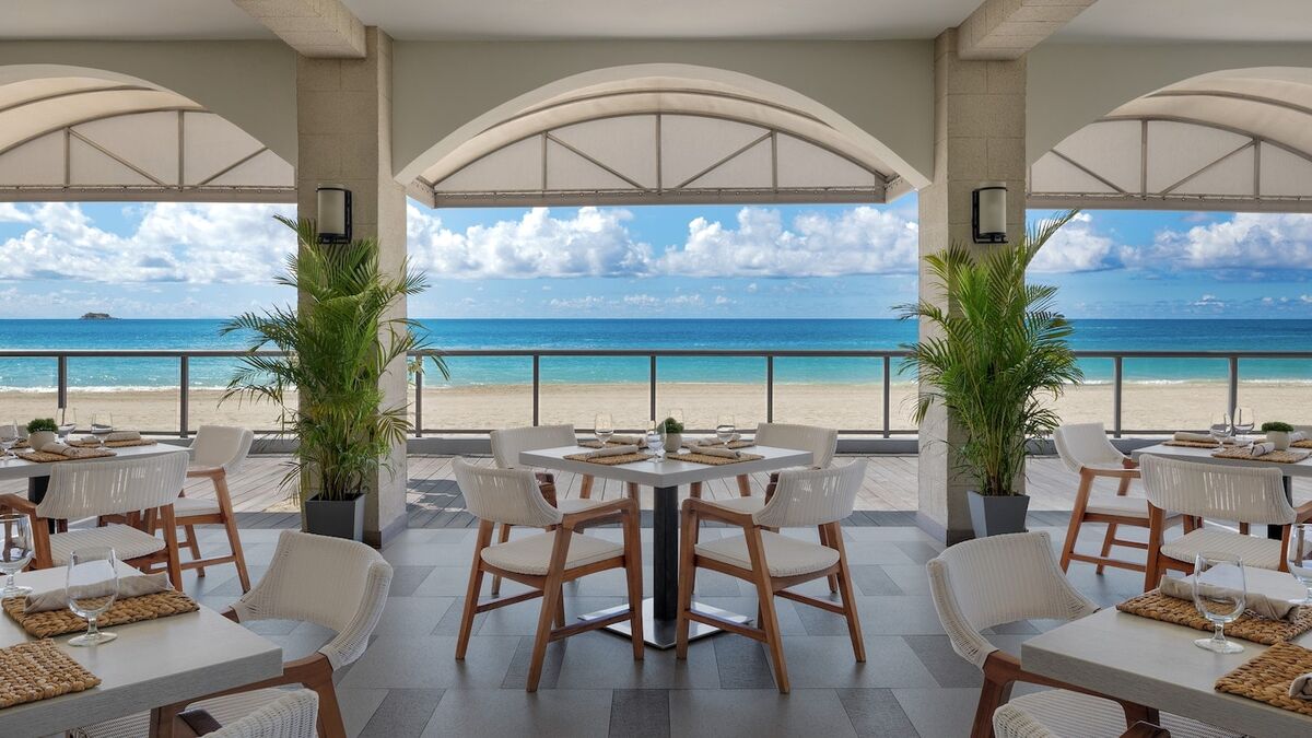 honeymoonscom's tweet photo. Escape to Sandals Grande Antigua, the adults-only, all-inclusive paradise on Antigua's best white-sand beach with the largest zero-entry pool in the Eastern Caribbean. Just 15 minutes from the airport, it's pure romance for honeymoons and getaways! https://t.co/yj0s9h3mAv https://t.co/clcyMV9sEf
