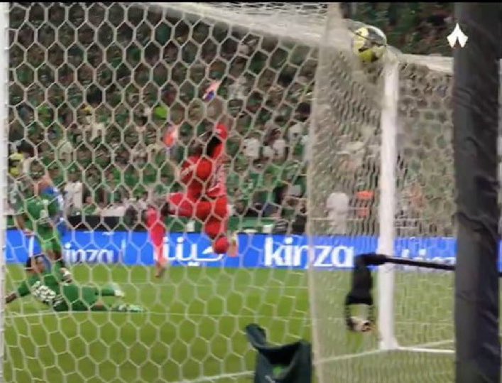 Auz | عزيز tweet media