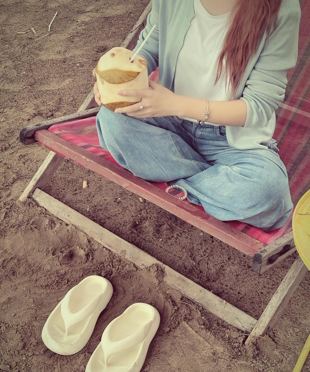 anna daigre tweet media