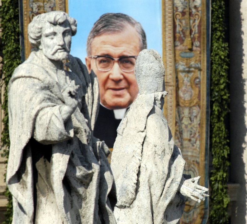 𝕊𝕀𝔸𝕋𝔼 𝕊𝔸ℕ𝕋𝕀 tweet media