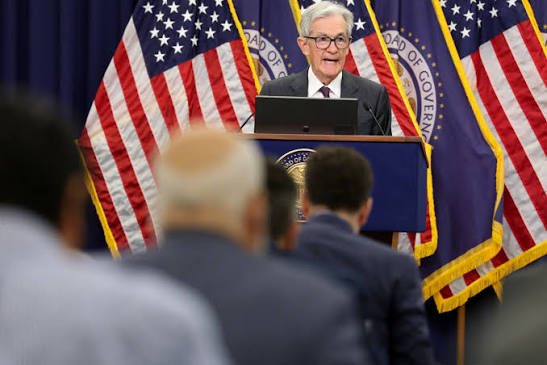 MassivecryptoG's tweet image. FED DECISION DAY IS HERE

Highlights ❇️
✅Federal Reserve holds interest rate steady, forecast ma 1 rate cut in 2026

The federal reserve kept interest rates unchanged in the 3.5% to 3.75% range at the end of its 2 day policy meeting 
#FOMC #Fedrate #CryptoAlert #BungX