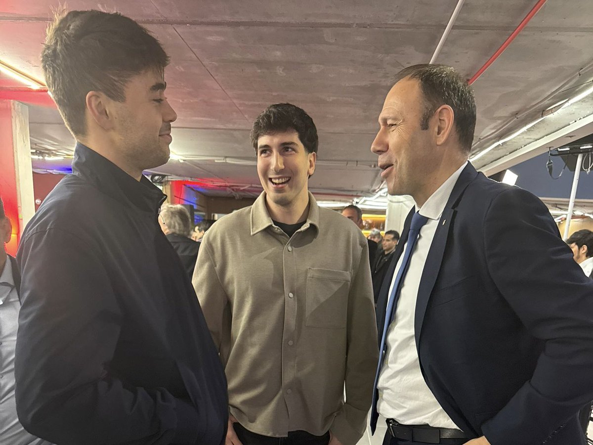 berni alvarez tweet media