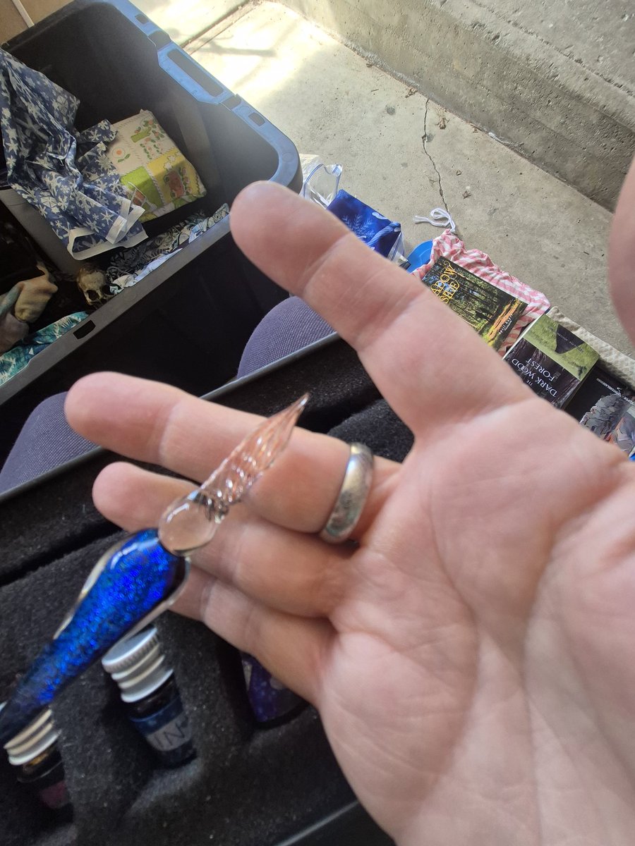 Winterblade1980's tweet photo. I'll continue to get my fingers inky but my friend can't continue with me.
8 long years!
#glasspen #sad #author ##Artist #IDAHO https://t.co/NDQfy0kfhI