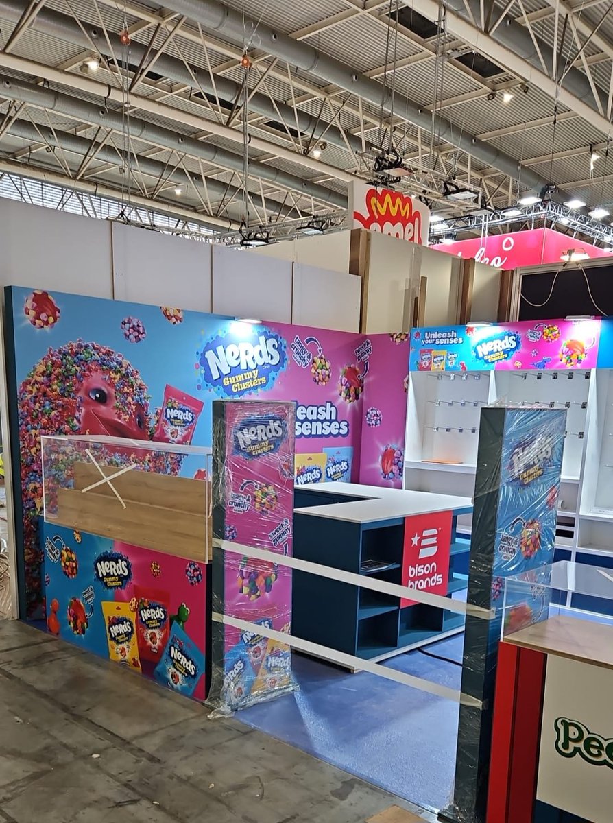 stands dm spacio tweet media