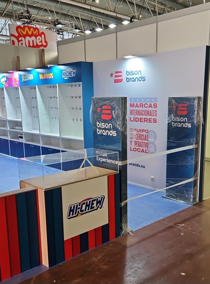 stands dm spacio tweet media