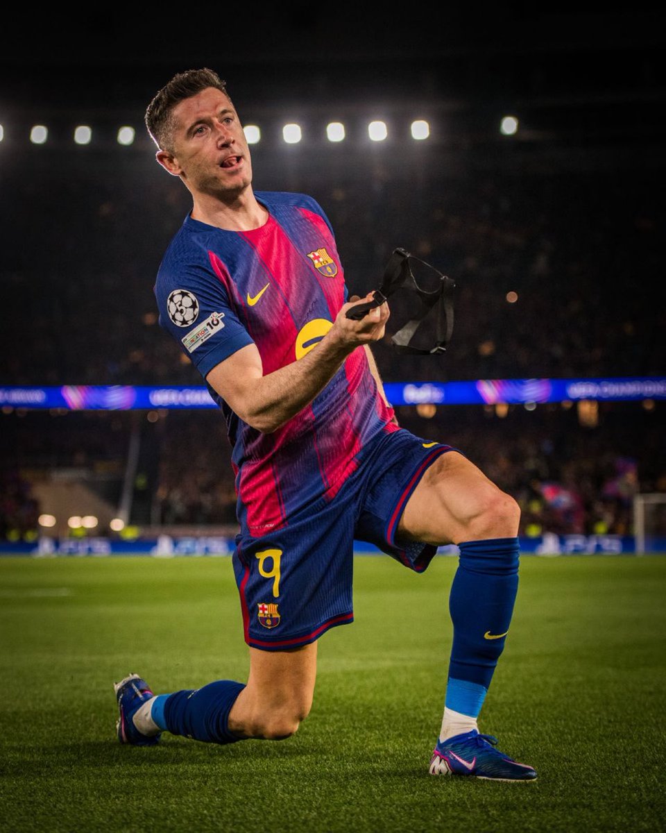 Lewandowski rompe el récord de Messi

El jugador que ha marcado contra la mayor cantidad de equipos diferentes en la historia de la Liga de Campeones 

Registrado contra 41 equipos