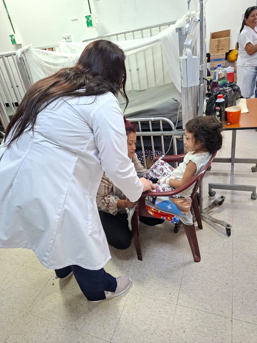 #BMCGuatemala .Petén Norte. 
Profesionales cubanos de la Salud demuestran cada día que la solidaridad no tiene fronteras. La vocación de servir está por encima del odio!
Cuba jamás será una amenaza,Cuba es amor !!!!
#CubaCoopera.
#CubaEstáFirme
#CubaPorLaSalud.