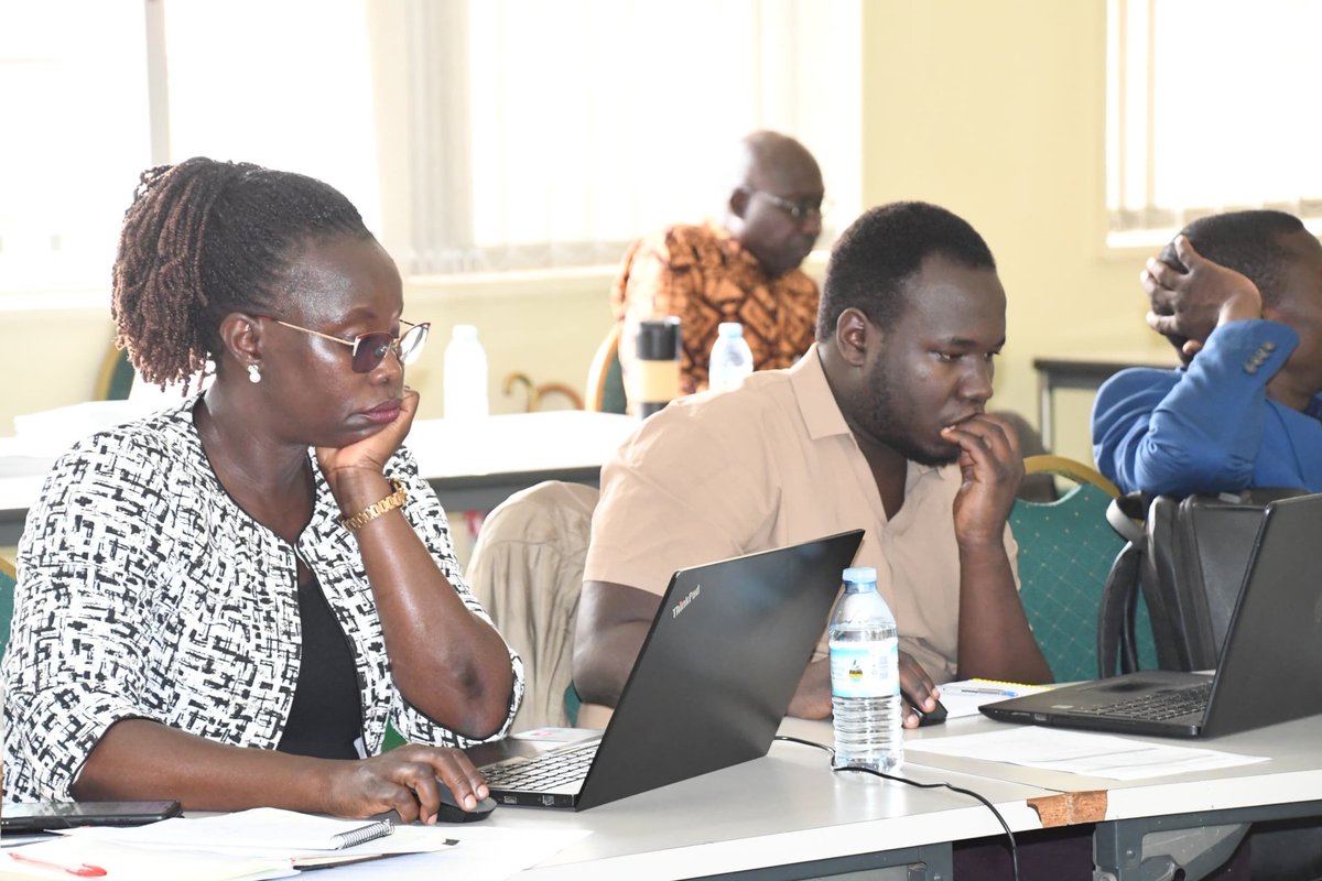 NARO_NaCRRI's tweet image. Stakeholders met @NARO_NaCRRI for the #commonbean #product advancement &amp;amp; #planning meeting with @BiovIntCIAT_eng  aligning #breeding with #market needs, advancing red mottled, yellow &amp;amp; sugar #bushbeans to boost nutrition &amp;amp; farmer livelihoods.
