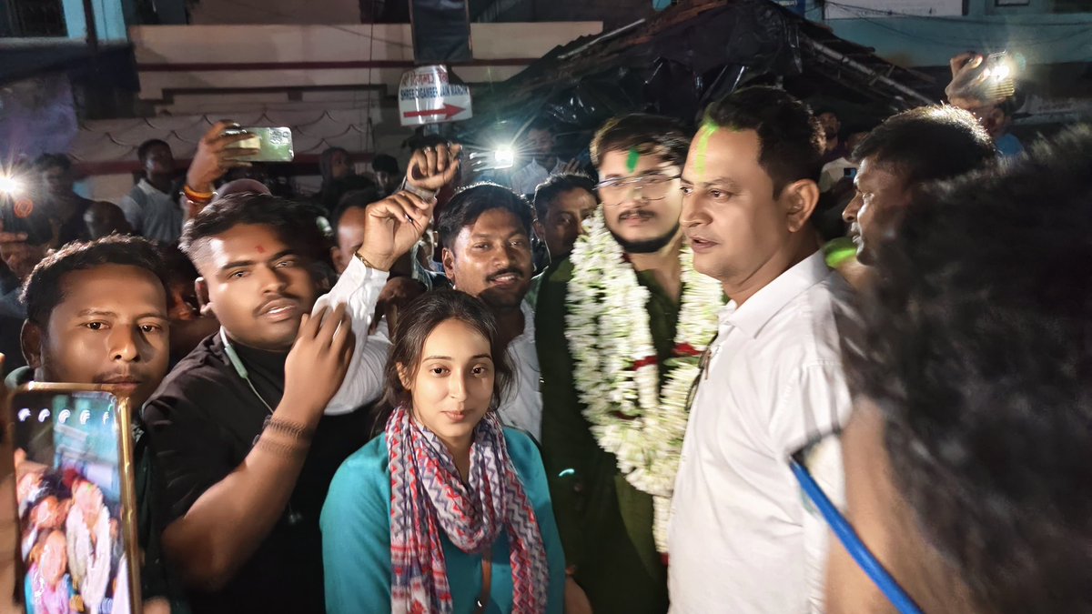 gmail_nirmalya's tweet photo. As a son of the soil we welcomed our candidate @ItsYourDev in the upcoming Assembly Election for Chunchura Constituency 190.
Jotoi Koro Hamla
#AbarJitbeBangla #boycottbjp #novotefirbjp @abhishekaitc https://t.co/XpsYNT8oIc