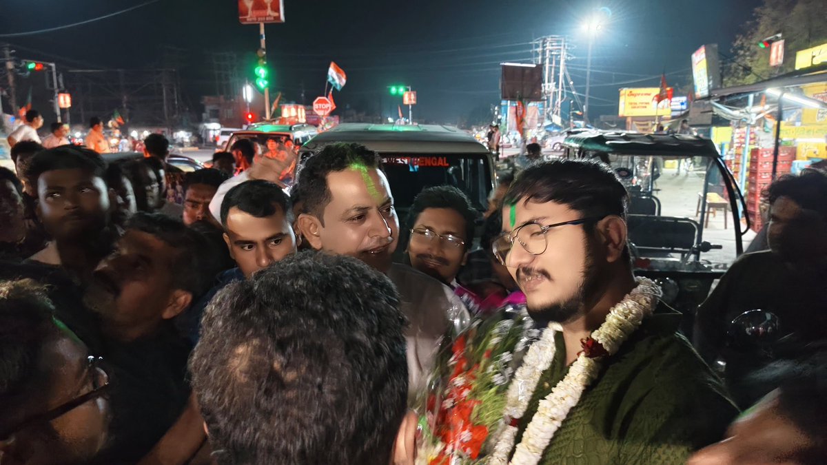 gmail_nirmalya's tweet photo. As a son of the soil we welcomed our candidate @ItsYourDev in the upcoming Assembly Election for Chunchura Constituency 190.
Jotoi Koro Hamla
#AbarJitbeBangla #boycottbjp #novotefirbjp @abhishekaitc https://t.co/XpsYNT8oIc