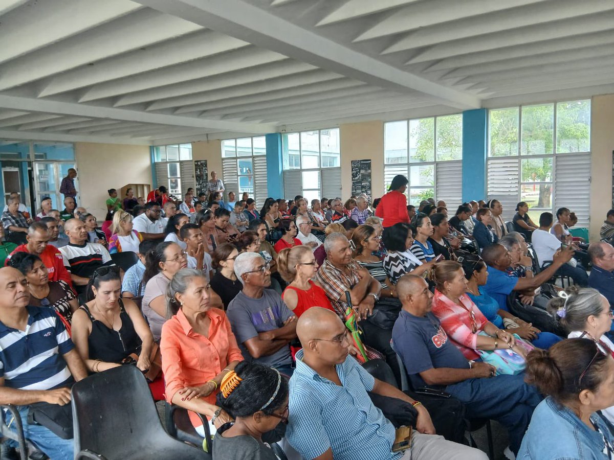 Los profesores de la carrera Economía participan en la Asamblea del Presupuesto de la Universidad de Granma.
#UniversidadDeGranma
#FCES
#Somoseconomia