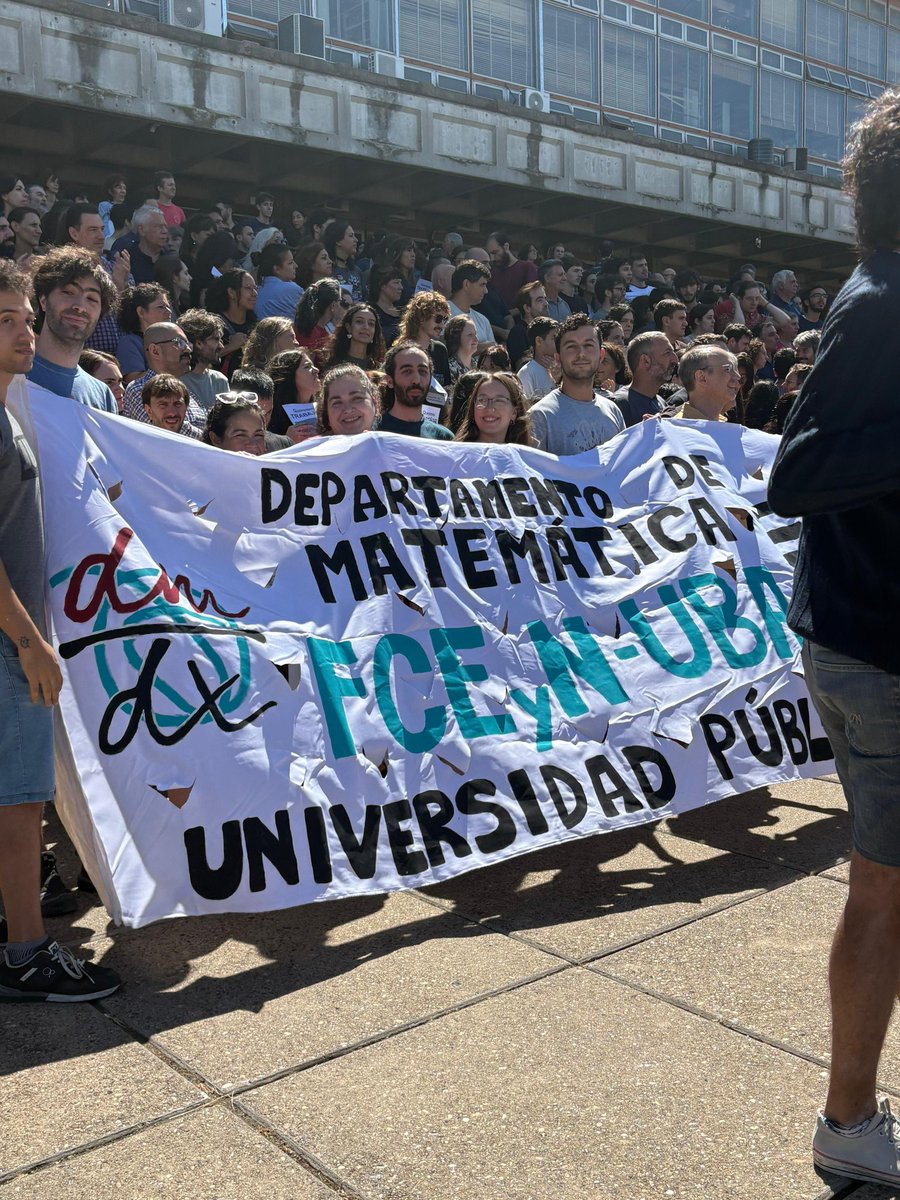 Depto de Matemática (FCEyN, UBA) tweet media