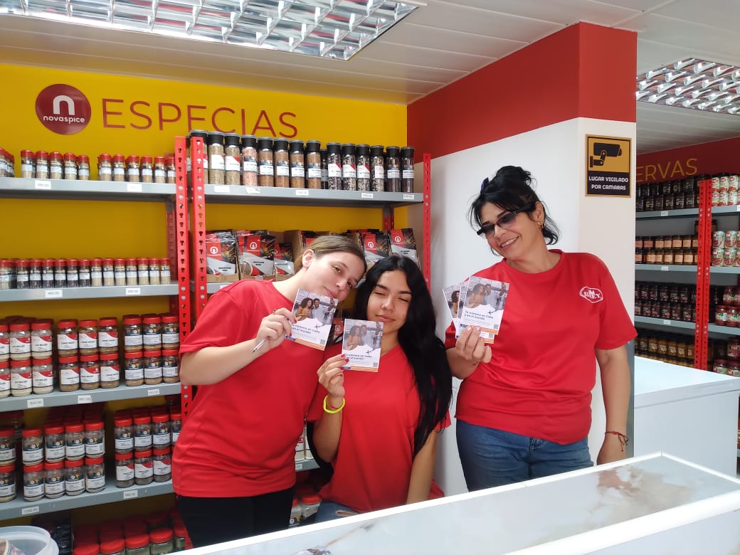 YaimaAlmag59170's tweet photo. La fuerza comercial de La Lisa de la DTOE,  desarrolla  estrategias para promocionar el servicio Roaming de Salida Internacional con  las Formas de Gestión No Estatal, a fin de informar a la comunidad sobre las diversas ofertas y servicios que brinda Etecsa.
#EtecsaConCuba https://t.co/nr8h2Z81w9