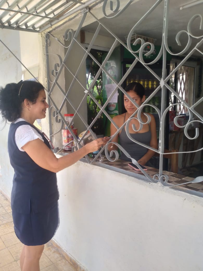 YaimaAlmag59170's tweet photo. La fuerza comercial de La Lisa de la DTOE,  desarrolla  estrategias para promocionar el servicio Roaming de Salida Internacional con  las Formas de Gestión No Estatal, a fin de informar a la comunidad sobre las diversas ofertas y servicios que brinda Etecsa.
#EtecsaConCuba https://t.co/nr8h2Z81w9