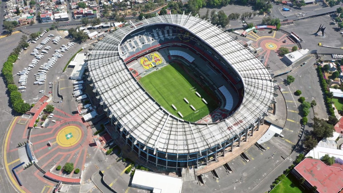 Esperamos que “mi mayor anhelo” se quede en Ciudad de los Deportes para siempre.

En el Azteca, puro “Fiesta en América” de Chayanne.