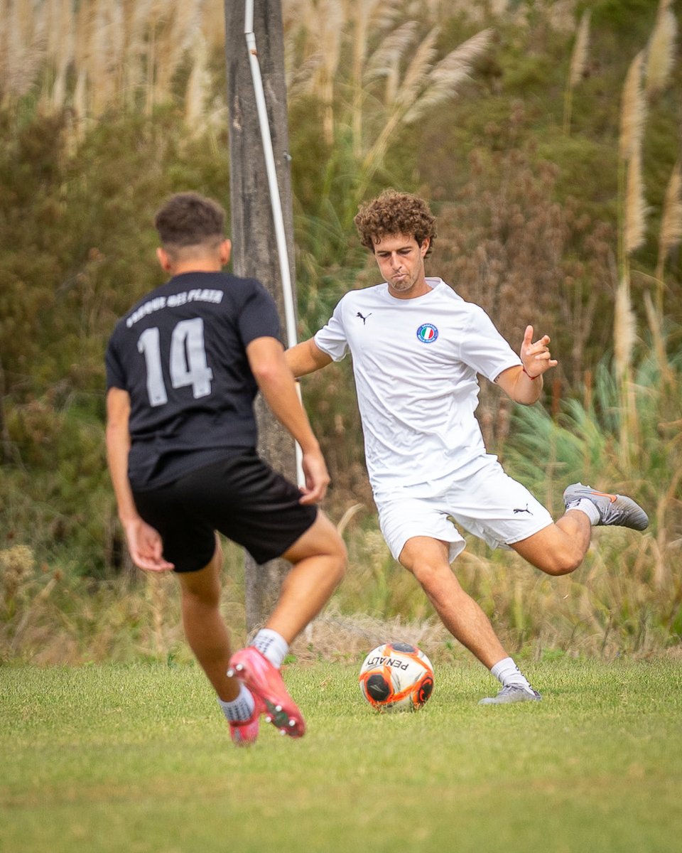 SpBellaItalia's tweet photo. ⚽️ Miércoles de amistoso ante Parque del Plata.

#ForzaAzzurro 💪 https://t.co/LlqgXqEMIv