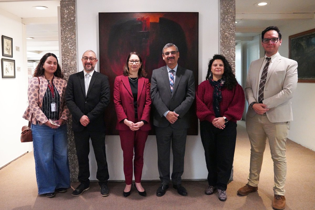 El Colegio de México tweet media