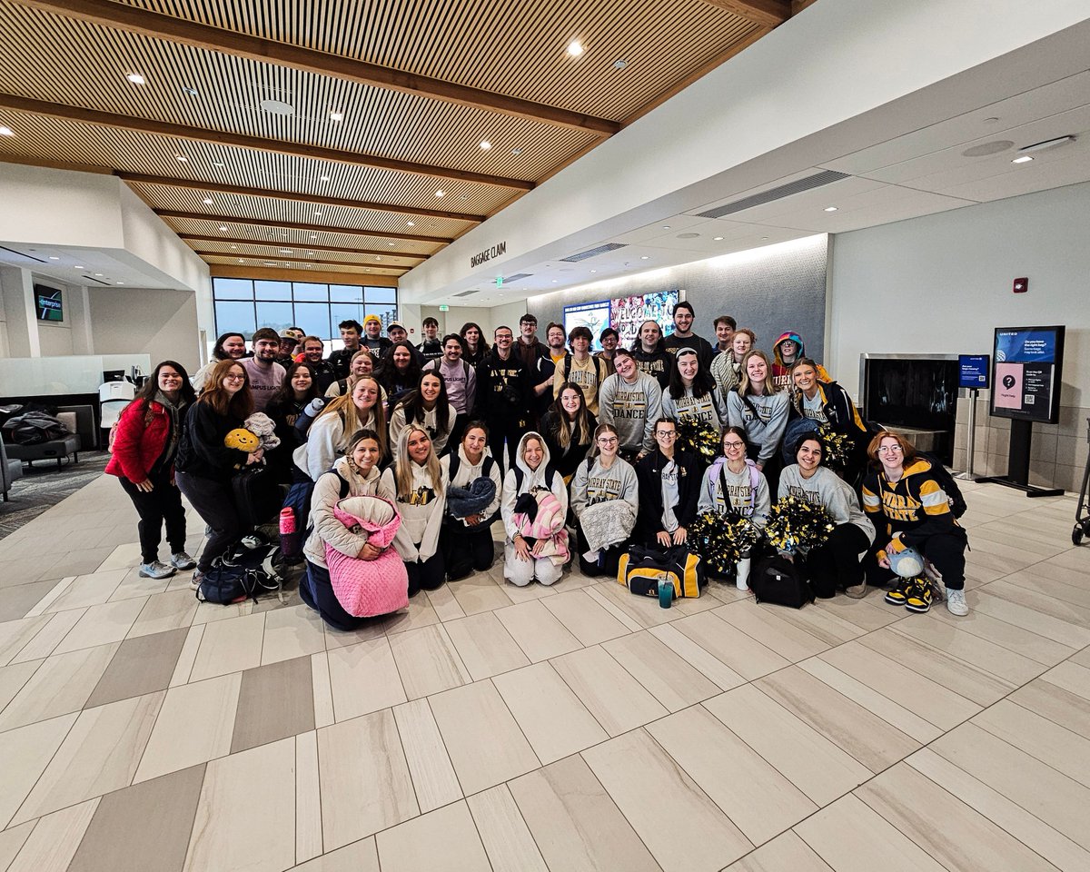 FlyBarkley's tweet photo. First charter of 2026 ✈️💙 Murray State University Athletics is officially wheels up from Barkley Regional Airport to kick off this year’s charter season. #flybarkley #msuathletics #msuracers https://t.co/NgnyptSWGn