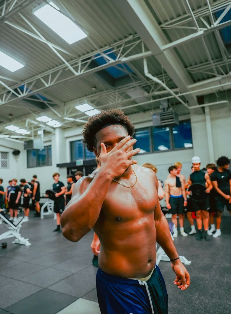 DarianWebb2's tweet photo. Stay down and stay consistent!! @Cbad_football https://t.co/BGtUhb1omO