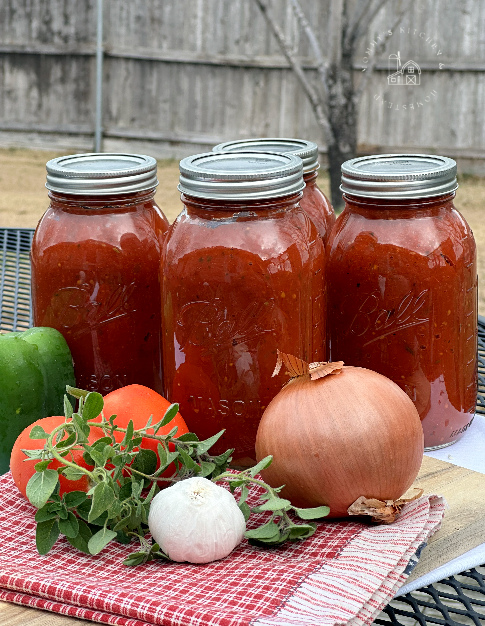 mommyskitchen's tweet photo. How to preserving your harvest with homemade spaghetti sauce. Store-bought spaghetti sauce is convenient, but once you taste home canned - from scratch, there's no turning back. #spaghettisauce #homecanned #canning Recipe -->  https://t.co/PyO9lzzxXv https://t.co/vfm9AoG2St