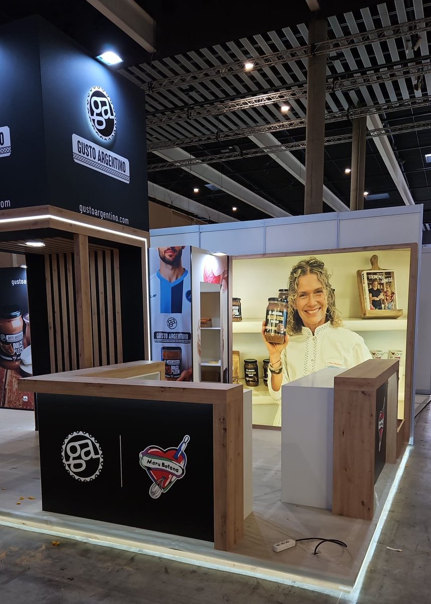 stands dm spacio tweet media