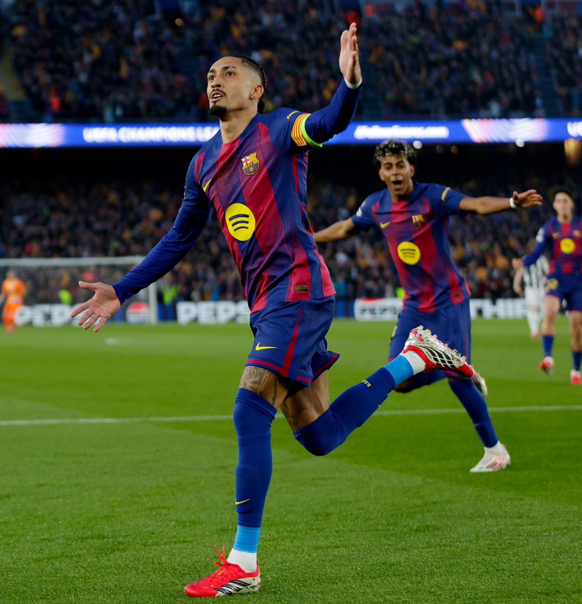 PES MIL GRAU tweet media