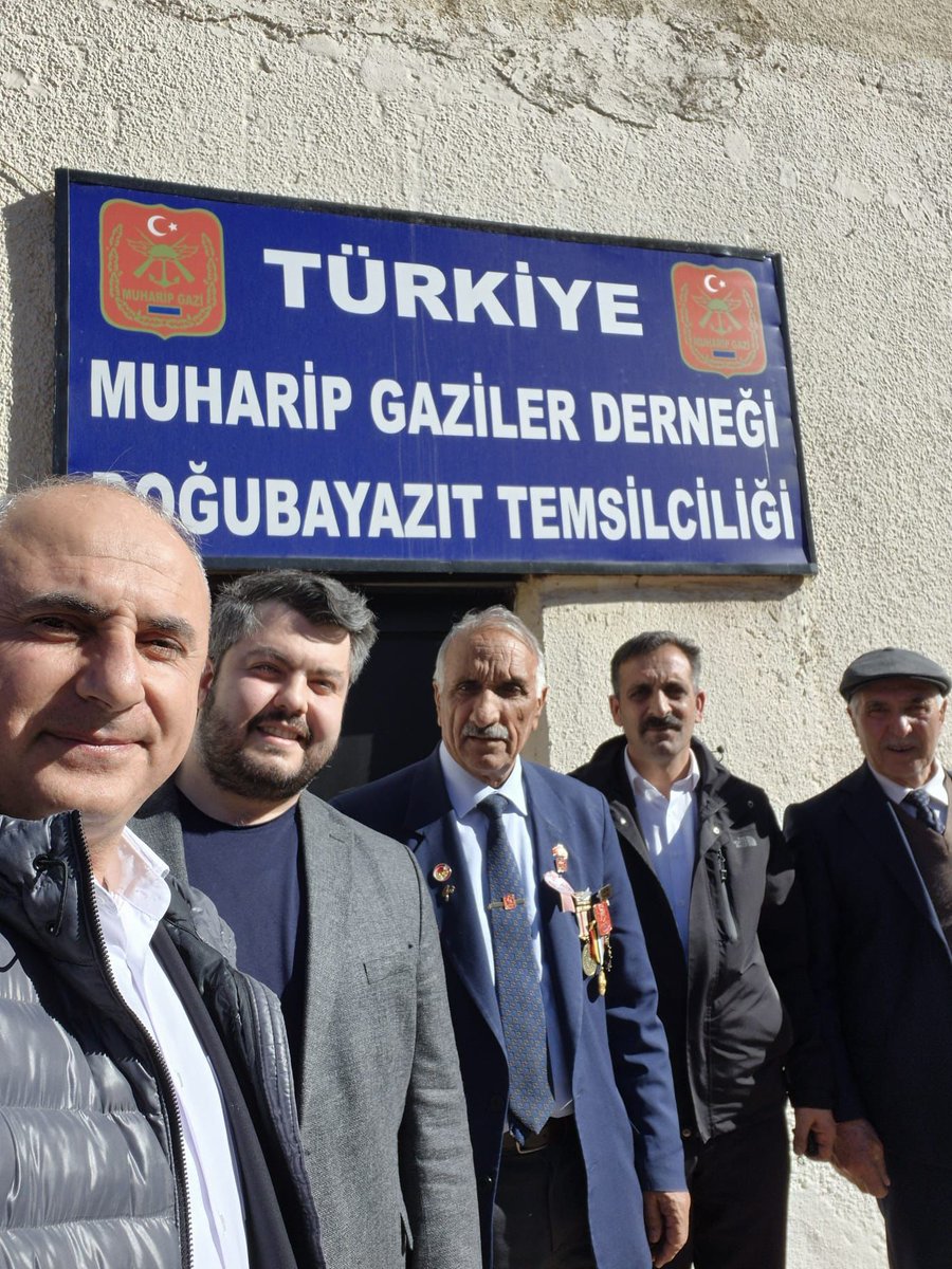 Hastanemizyönetimi  18 Mart Çanakkale zaferi seneyi devriyesinde Şehit ve gazi derneklerini Ziyaret etti. 

Çanakkale Zaferi'nin 111. Yıl dönümünde, Gazi Mustafa Kemal Atatürk'ü ve şehitlerimizi saygıyla ve minnetle anıyoruz.
#18martçanakkalezaferi