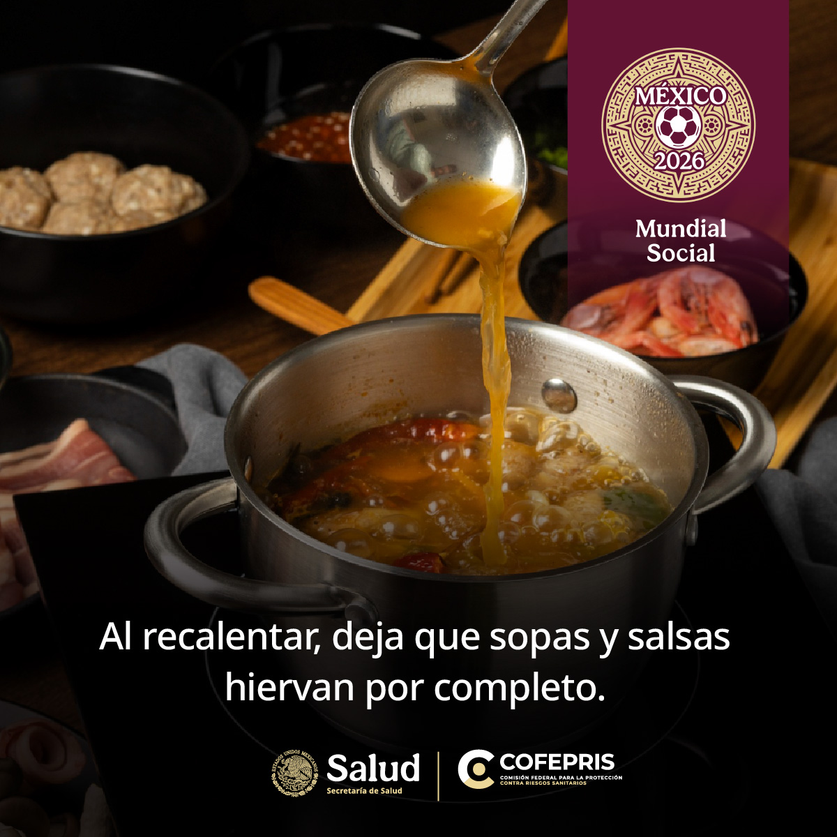 AGSANITARIA's tweet image. ¡Que tu #comida sea un #golazo!⚽
En este #Mundial2026, también se juega seguro en la cocina. 🏠

La preparación responsable de los alimentos ayuda a evitar #enfermedades y cuidar la salud. 

Sigue estos #consejos👇🛡️