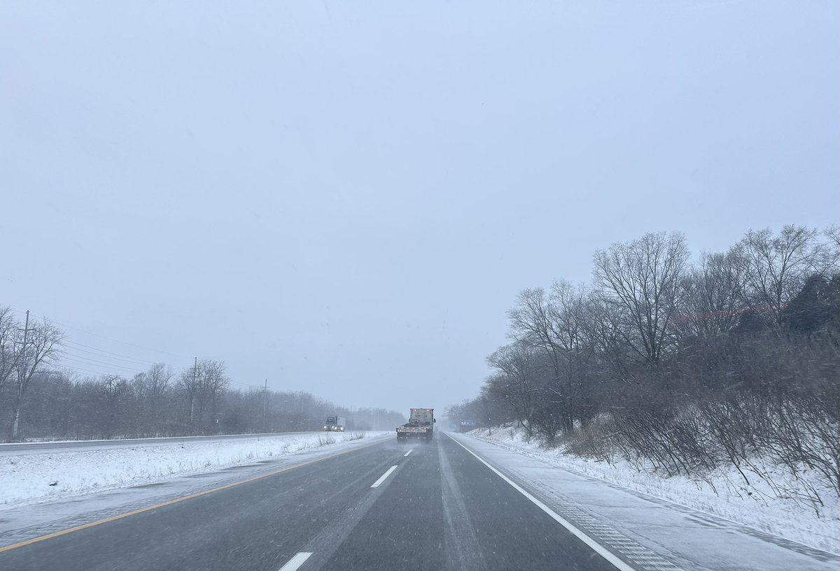 wave_express's tweet photo. Even though spring is only two days away, this is the view many of our drivers have today. Stay safe! #almostspring #safedriving https://t.co/Xij3rsmSVh
